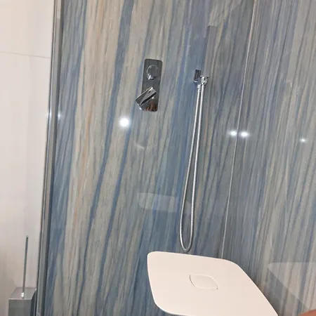 Apartman Sky Garden Maria Jose Liguria - Attico Vista Mare - Terraces - 2 Bagni- 2 Da Letto - Box, Wi-fi, Idromassaggio Free Inteiro Attico Per Voi, Con Ascensore *