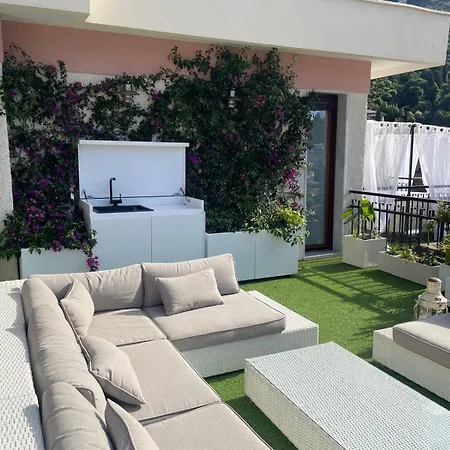 Sky Garden Maria Jose Liguria - Attico Vista Mare - Terraces - 2 Bagni- 2 Da Letto - Box, Wi-fi, Idromassaggio Free Inteiro Attico Per Voi, Con Ascensore * Rapallo