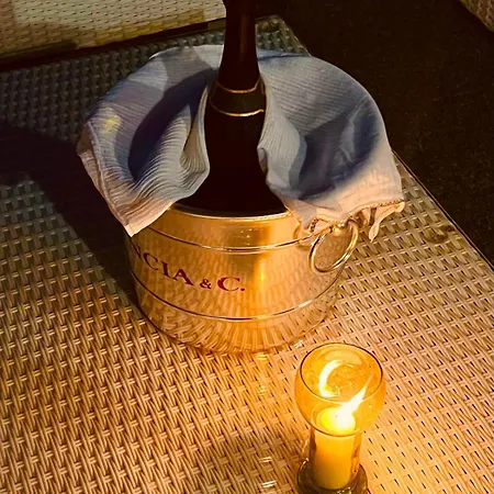 Sky Garden Maria Jose Liguria - Attico Vista Mare - Terraces - 2 Bagni- 2 Da Letto - Box, Wi-fi, Idromassaggio Free Inteiro Attico Per Voi, Con Ascensore Apartman