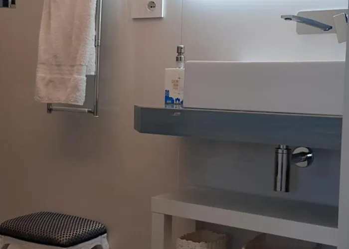 Sky Garden Maria Jose Liguria - Attico Vista Mare - Terraces - 2 Bagni- 2 Da Letto - Box, Wi-fi, Idromassaggio Free Inteiro Attico Per Voi, Con Ascensore *