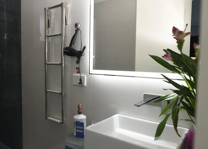 Sky Garden Maria Jose Liguria - Attico Vista Mare - Terraces - 2 Bagni- 2 Da Letto - Box, Wi-fi, Idromassaggio Free Inteiro Attico Per Voi, Con Ascensore Apartament