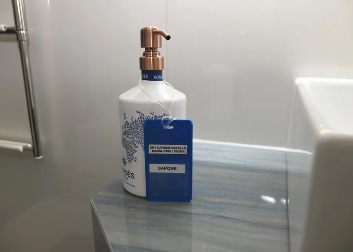 Sky Garden Maria Jose Liguria - Attico Vista Mare - Terraces - 2 Bagni- 2 Da Letto - Box, Wi-fi, Idromassaggio Free Inteiro Attico Per Voi, Con Ascensore Rapallo