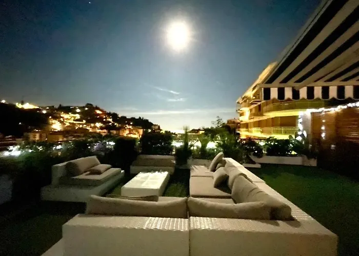 Sky Garden Maria Jose Liguria - Attico Vista Mare - Terraces - 2 Bagni- 2 Da Letto - Box, Wi-fi, Idromassaggio Free Inteiro Attico Per Voi, Con Ascensore Apartament *