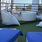 Sky Garden Maria Jose Liguria - Attico Vista Mare - Terraces - 2 Bagni- 2 Da Letto - Box, Wi-fi, Idromassaggio Free Inteiro Attico Per Voi, Con Ascensore *