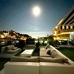 Sky Garden Maria Jose Liguria - Attico Vista Mare - Terraces - 2 Bagni- 2 Da Letto - Box, Wi-fi, Idromassaggio Free Inteiro Attico Per Voi, Con Ascensore Apartament *
