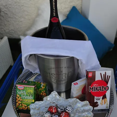 Sky Garden Maria Jose Liguria - Attico Vista Mare - Terraces - 2 Bagni- 2 Da Letto - Box, Wi-fi, Idromassaggio Free Inteiro Attico Per Voi, Con Ascensore *