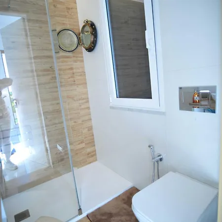 Sky Garden Maria Jose Liguria - Attico Vista Mare - Terraces - 2 Bagni- 2 Da Letto - Box, Wi-fi, Idromassaggio Free Inteiro Attico Per Voi, Con Ascensore *