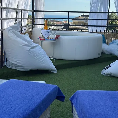 Sky Garden Maria Jose Liguria - Attico Vista Mare - Terraces - 2 Bagni- 2 Da Letto - Box, Wi-fi, Idromassaggio Free Inteiro Attico Per Voi, Con Ascensore * Rapallo