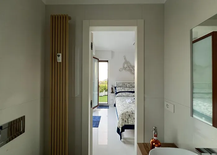 Sky Garden Maria Jose Liguria - Attico Vista Mare - Terraces - 2 Bagni- 2 Da Letto - Box, Wi-fi, Idromassaggio Free Inteiro Attico Per Voi, Con Ascensore * Rapallo