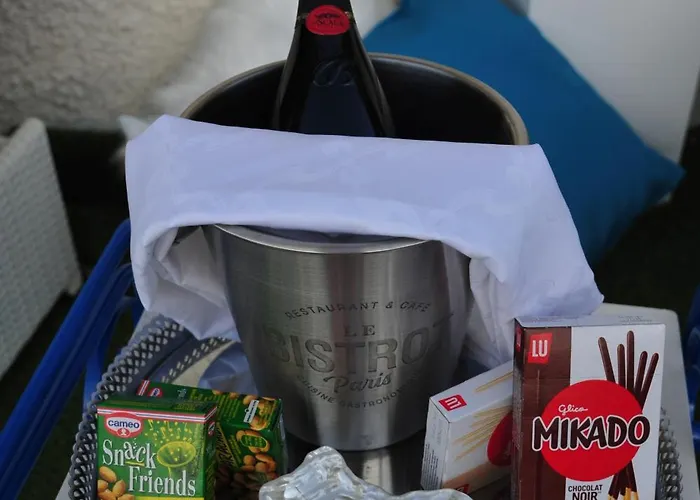 Sky Garden Maria Jose Liguria - Attico Vista Mare - Terraces - 2 Bagni- 2 Da Letto - Box, Wi-fi, Idromassaggio Free Inteiro Attico Per Voi, Con Ascensore *