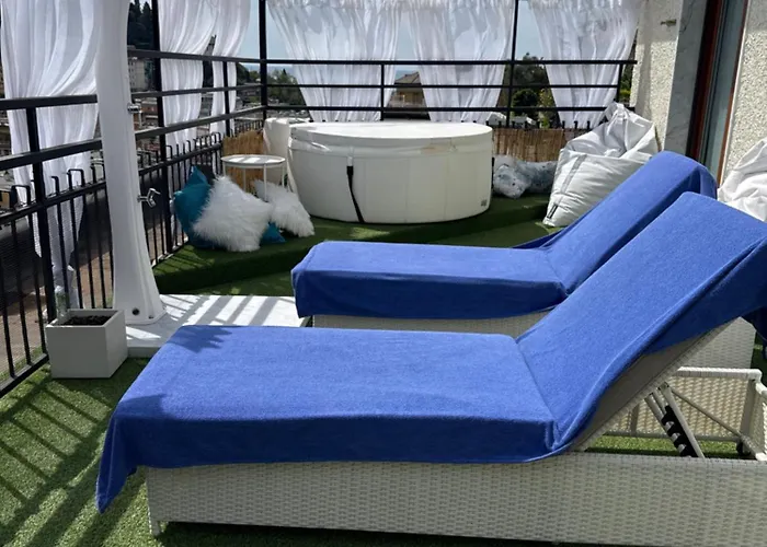 Sky Garden Maria Jose Liguria - Attico Vista Mare - Terraces - 2 Bagni- 2 Da Letto - Box, Wi-fi, Idromassaggio Free Inteiro Attico Per Voi, Con Ascensore Rapallo