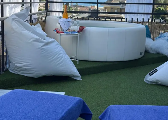 Sky Garden Maria Jose Liguria - Attico Vista Mare - Terraces - 2 Bagni- 2 Da Letto - Box, Wi-fi, Idromassaggio Free Inteiro Attico Per Voi, Con Ascensore * Rapallo