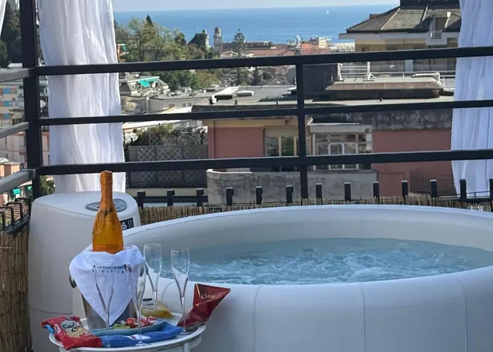 Apartment Sky Garden Maria Jose Liguria - Attico Vista Mare - Terraces - 2 Bagni- 2 Da Letto - Box, Wi-fi, Idromassaggio Free Inteiro Attico Per Voi, Con Ascensore